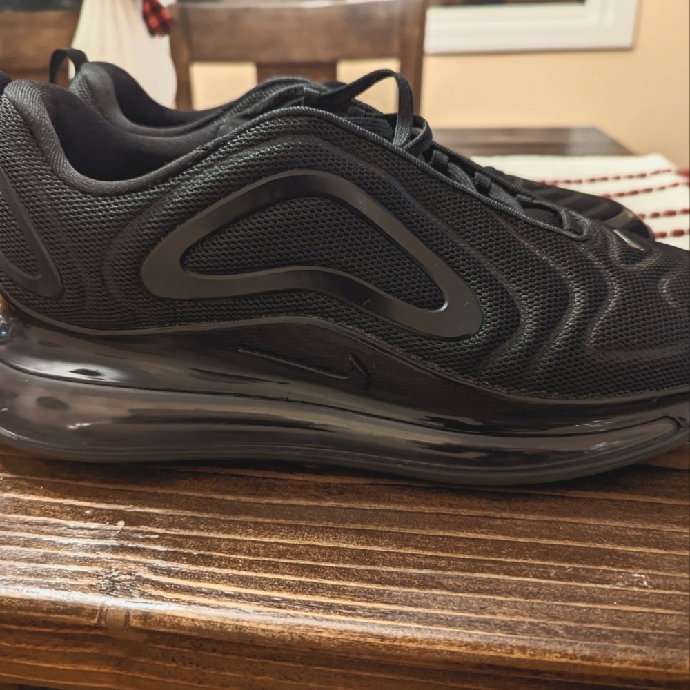Nike Air Max 720 Triple Black